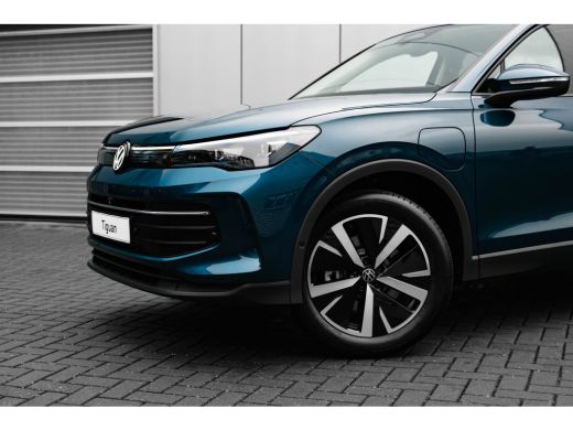 Volkswagen Tiguan Life Edition - eHybrid Inclusief &euro;2000,- inruilvoordeel | 'App-Connect' draadloze smartphone inte... ActivLease financial lease