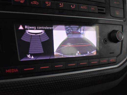 Volkswagen up! 1.0 65pk | Camera achter | Cruise control | Airco automatisch | Parkeersensoren achter | DAB radi... ActivLease financial lease