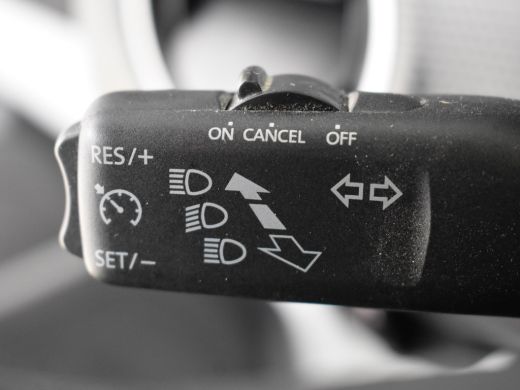 Volkswagen up! 1.0 65pk | Camera achter | Cruise control | Airco automatisch | Parkeersensoren achter | DAB radi... ActivLease financial lease