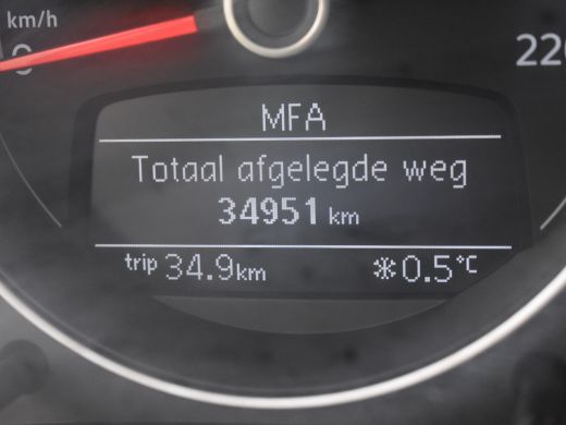 Volkswagen up! 1.0 65pk | Camera achter | Cruise control | Airco automatisch | Parkeersensoren achter | DAB radi... ActivLease financial lease