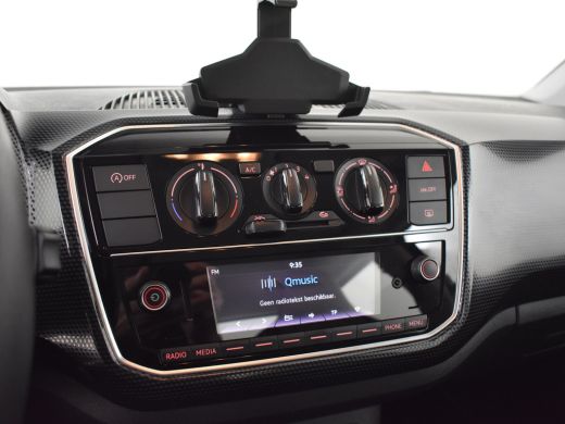 Volkswagen up! 1.0 65pk | Navigatie via smartphone | Licht & zicht pakket | Airco | Dab radio | Led dagrijverlic... ActivLease financial lease