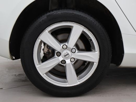 Volvo  V40 2.0 D2 120 PK EURO 6 + NAVIGATIE Volvo V40 2.0 D2 + NAVIGATIE | DIGITALE COCKPIT | CRUISE CONTROL ActivLease financial lease