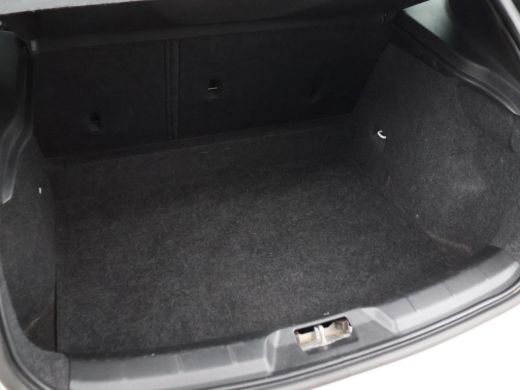 Volvo  V40 2.0 D2 120 PK EURO 6 + NAVIGATIE Volvo V40 2.0 D2 + NAVIGATIE | DIGITALE COCKPIT | CRUISE CONTROL ActivLease financial lease