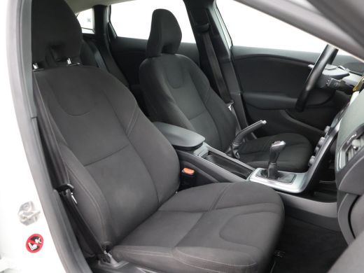 Volvo  V40 2.0 D2 120 PK EURO 6 + NAVIGATIE Volvo V40 2.0 D2 + NAVIGATIE | DIGITALE COCKPIT | CRUISE CONTROL ActivLease financial lease