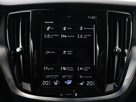 Volvo  V60 2.0 T6 AWD Recharge Business Pro | Leder | Trekhaak | Stoel & stuurverwarming | Adaptive cruise |... ActivLease financial lease