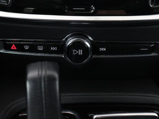 Volvo  V60 2.0 T6 AWD Recharge Business Pro | Leder | Trekhaak | Stoel & stuurverwarming | Adaptive cruise |... ActivLease financial lease