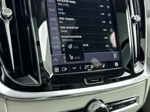 Volvo  V60 B4 Plus Dark | 19" | Panoramadak | Full LED | Getint Glas | Elektr. verst. Stoelen | Adaptieve Cr... ActivLease financial lease