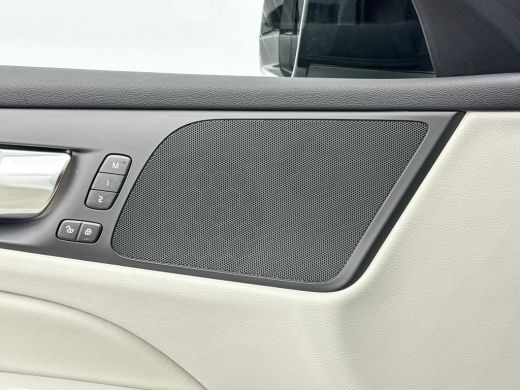 Volvo  V60 B4 Plus Dark | 19" | Panoramadak | Full LED | Getint Glas | Elektr. verst. Stoelen | Adaptieve Cr... ActivLease financial lease