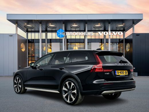 Volvo  V60 Cross Country B5 AWD Ultimate | 20" | Geventileerd Nappa | Massagestoelen | Bowers & Wilkins | Ex... ActivLease financial lease