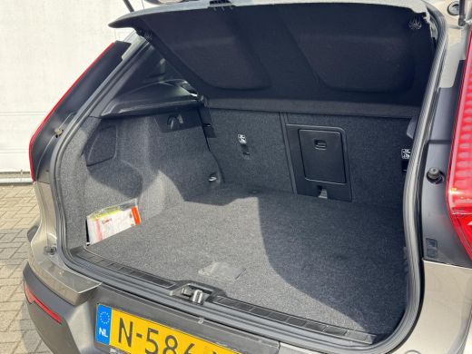 Volvo  XC40 1.5 T2 Momentum NL-AUTO | TREKHAAK | STOEL VERWARMING ActivLease financial lease