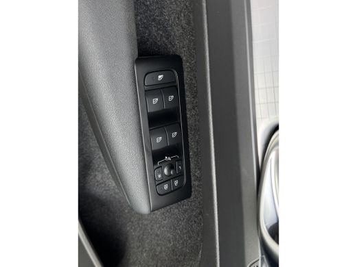 Volvo  XC40 1.5 T2 Momentum NL-AUTO | TREKHAAK | STOEL VERWARMING ActivLease financial lease