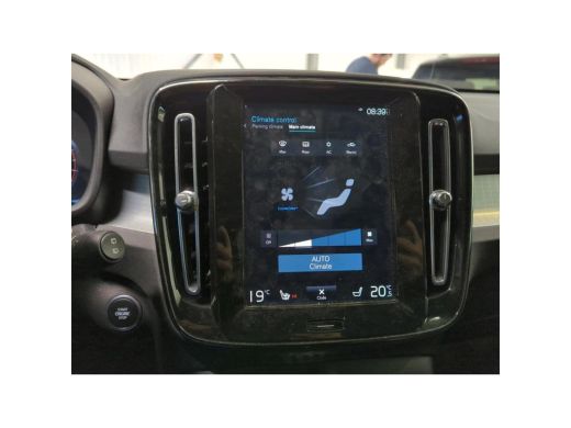 Volvo  XC40 1.5 T2 Momentum NL-AUTO | TREKHAAK | STOEL VERWARMING ActivLease financial lease