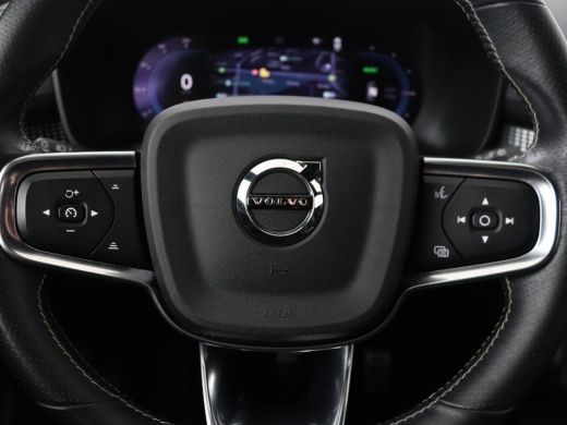 Volvo  XC40 Recharge P8 AWD R Design | Trekhaak | Leder/Alcantara | Stoel & stuurverwarming | Keyless | Navig... ActivLease financial lease