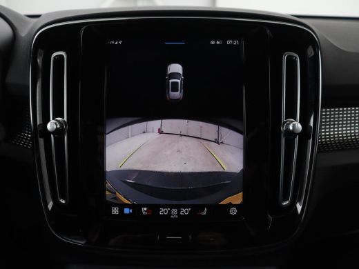 Volvo  XC40 Recharge P8 AWD R Design | Trekhaak | Leder/Alcantara | Stoel & stuurverwarming | Keyless | Navig... ActivLease financial lease