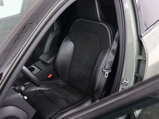 Volvo  XC40 Recharge P8 AWD R Design | Trekhaak | Leder/Alcantara | Stoel & stuurverwarming | Keyless | Navig... ActivLease financial lease
