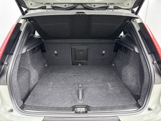 Volvo  XC40 Single Motor Extended Range Plus 82 kWh | 19" Allseason | Leder/Nubuck | Trekhaak | Getint Glas |... ActivLease financial lease