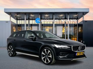 Volvo  V60 Cross Country B5 AWD Ultimate | 20" | Geventileerd Nappa | Massagestoelen | Bowers & Wilkins | Ex...