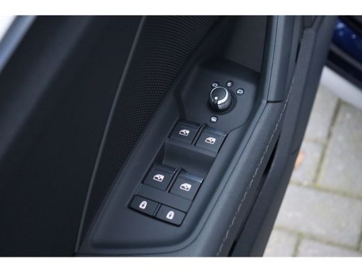 Audi A3 Sportback 30 TFSI 110PK S EDITION AUTOMAAT / NAVI / LEDER / CLIMA / FULL-LED / PDC / KEYLESS / 17... ActivLease financial lease