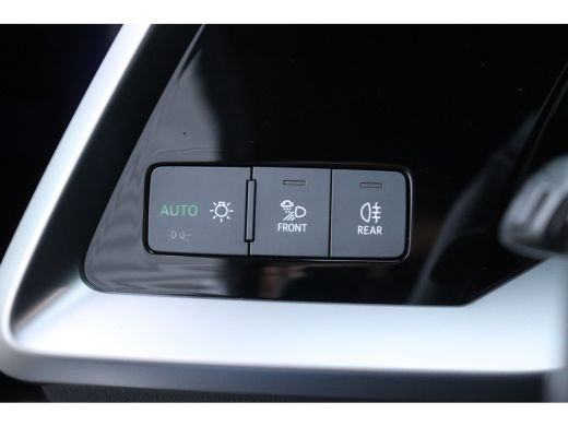 Audi A3 Sportback 30 TFSI 110PK S EDITION AUTOMAAT / NAVI / LEDER / CLIMA / FULL-LED / PDC / KEYLESS / 17... ActivLease financial lease