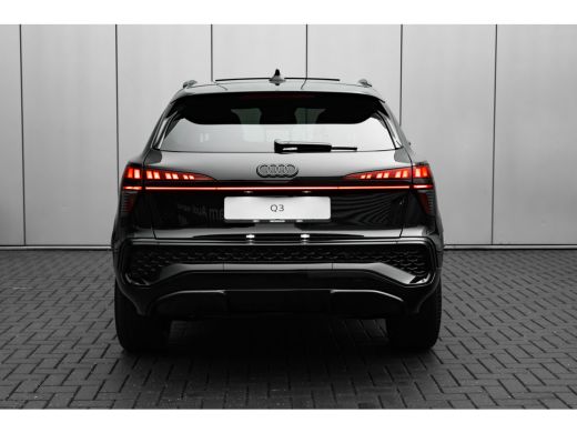 Audi Q3 S edition | Adaptive cruise control | Audi sound system | Cruise control ActivLease financial lease