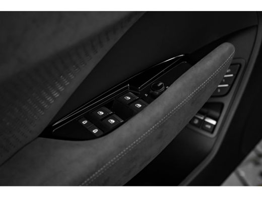 Audi Q3 S edition | Adaptive cruise control | Audi sound system | Cruise control ActivLease financial lease