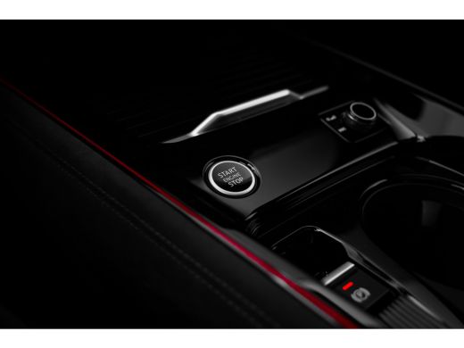 Audi Q3 S edition | Adaptive cruise control | Audi sound system | Cruise control ActivLease financial lease