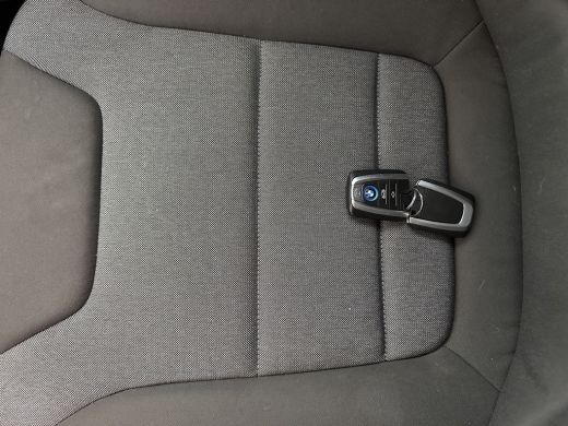 BMW i3 Basis 120Ah Sport 42 kWh [ 3-Fase-11kW ] {SOH-100%} (INCL-BTW) *HEATPUMP | FULL-LED | NAVI-FULLMA... ActivLease financial lease