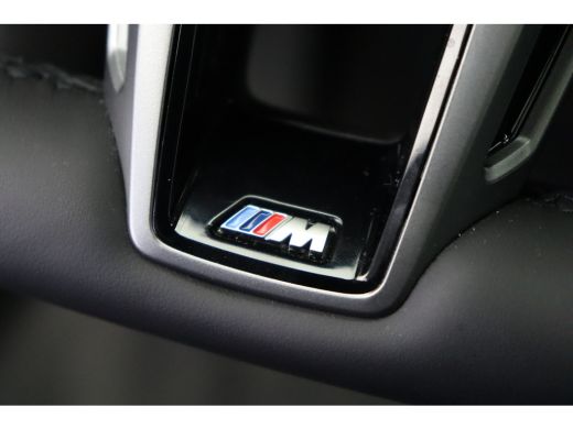 BMW i5 eDrive40 High Executive M Sport / Panoramadak / M Sportonderstel / Comfort Access / Adaptieve LED... ActivLease financial lease