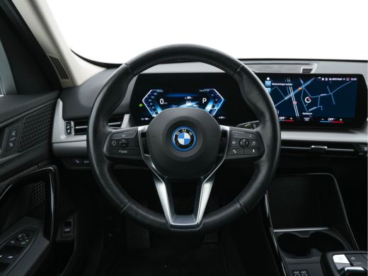 BMW iX1 xDrive30 Launch Edition 67 kWh [ 3-Fase-11kW ] {SOH-100%} (INCL-BTW) Aut. *FULL-LED | DIGI-COCKPI... ActivLease financial lease