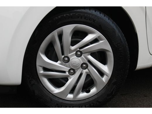 Hyundai i10 1.0 Comfort Smart | Camera | Navigatie | CarPlay | Cruise C. | Airco | DAB+ | Mistlampen | Camera... ActivLease financial lease