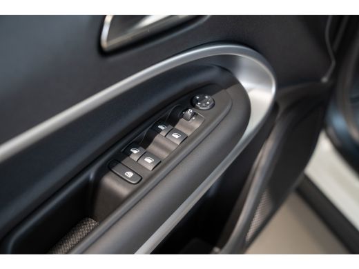 Jeep Avenger Summit 54 kWh | Warmtepomp | Navigatie | Camera | Apple Carplay & Android Auto | Stoel verwarming... ActivLease financial lease