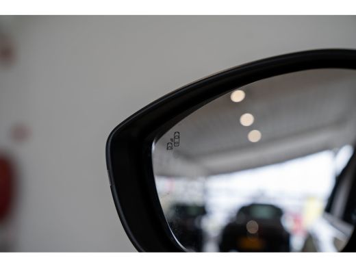 Jeep Avenger Summit 54 kWh | Warmtepomp | Navigatie | Camera | Apple Carplay & Android Auto | Stoel verwarming... ActivLease financial lease