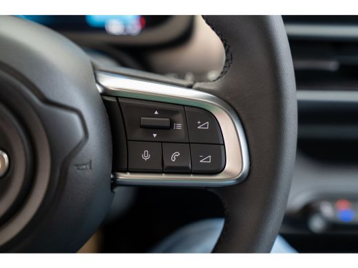 Jeep Avenger Summit 54 kWh | Warmtepomp | Navigatie | Camera | Apple Carplay & Android Auto | Stoel verwarming... ActivLease financial lease