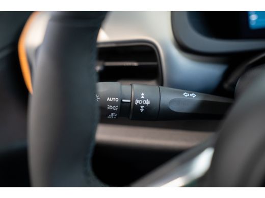 Jeep Avenger Summit 54 kWh | Warmtepomp | Navigatie | Camera | Apple Carplay & Android Auto | Stoel verwarming... ActivLease financial lease