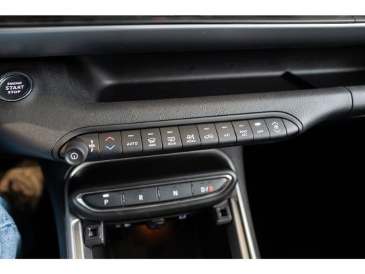 Jeep Avenger Summit 54 kWh | Warmtepomp | Navigatie | Camera | Apple Carplay & Android Auto | Stoel verwarming... ActivLease financial lease