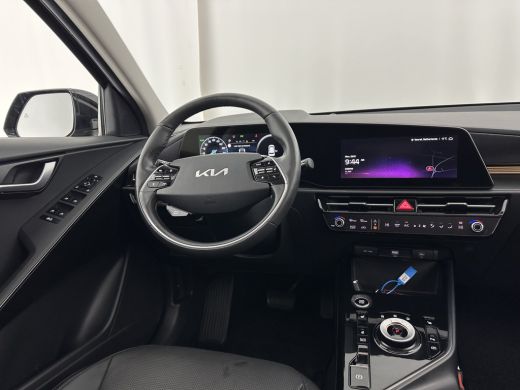 Kia Niro 1.6 GDi Hybrid Dynamic Plus Line HEV (INCL-BTW) Aut. *PANO | LEATHER | DIGI-COCKPIT | NAVI-FULLMA... ActivLease financial lease