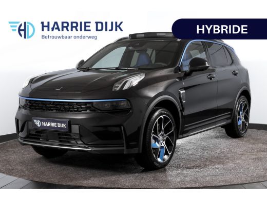 Lynk & Co 01 1.5 PHEV 261PK MY23 | Donkere hemel | 360 Camera | 7.4 kWh Boordlader | S/K-panodak | Adapt. Crui...