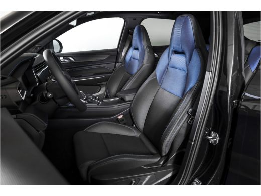 Lynk & Co 01 1.5 PHEV 261PK MY23 | Donkere hemel | 360 Camera | 7.4 kWh Boordlader | S/K-panodak | Adapt. Crui... ActivLease financial lease