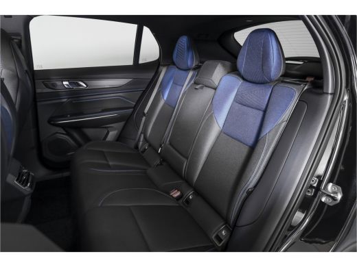 Lynk & Co 01 1.5 PHEV 261PK MY23 | Donkere hemel | 360 Camera | 7.4 kWh Boordlader | S/K-panodak | Adapt. Crui... ActivLease financial lease