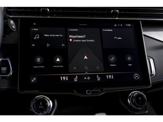 Lynk & Co 01 1.5 PHEV 261PK MY23 | Afn. Trekhaak | Donkere hemel | 360 Camera | 7.4 kWh Boordlader | S/K-panod... ActivLease financial lease