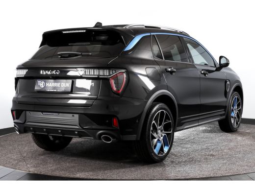 Lynk & Co 01 1.5 PHEV 261PK MY23 | Afn. Trekhaak | Donkere hemel | 360 Camera | 7.4 kWh Boordlader | S/K-panod... ActivLease financial lease