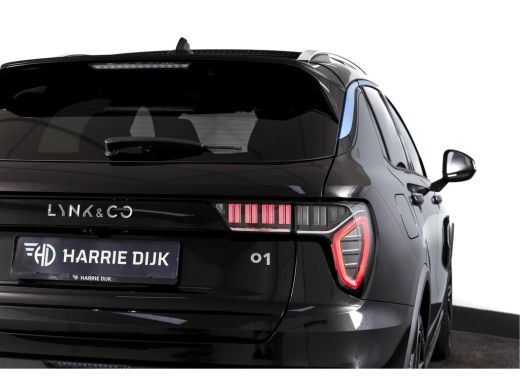 Lynk & Co 01 1.5 PHEV 261PK MY23 | Donkere hemel | 360 Camera | 7.4 kWh Boordlader | S/K-panodak | Adapt. Crui... ActivLease financial lease