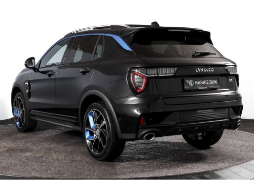 Lynk & Co 01 1.5 PHEV 261PK MY23 | Donkere hemel | 360 Camera | 7.4 kWh Boordlader | S/K-panodak | Adapt. Crui... ActivLease financial lease