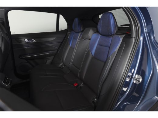 Lynk & Co 01 1.5 PHEV 261PK MY23 | Blackpakket | Donkere hemel | 360 Camera | 7.4 kWh boordlader | S/K-panodak... ActivLease financial lease