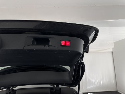 Mercedes-Benz EQC 400 4MATIC Business Solution Luxury 80 kWh {SOH-89%} (INCL.BTW) Aut.*LEATHER | FULL-LED | DISTRON... ActivLease financial lease