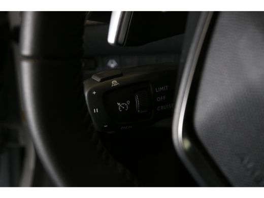 Peugeot 2008 1.2 Hybrid 136 Allure | Navi | Camera | Ad. Cruise control | Keyless | LMV 17"| PDC V+A | ActivLease financial lease