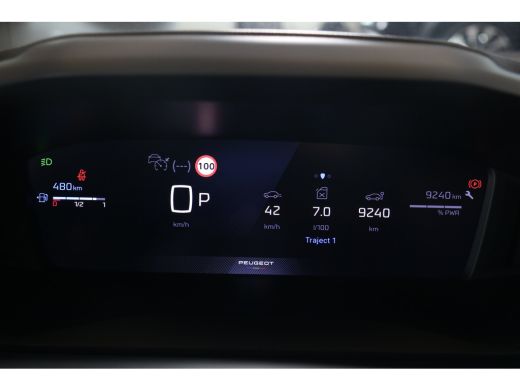 Peugeot 2008 1.2 Hybrid 136 Allure | Navi | Camera | Ad. Cruise control | Keyless | LMV 17"| PDC V+A | ActivLease financial lease