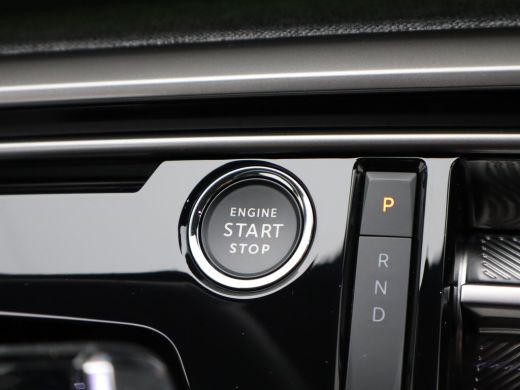 Peugeot e-3008 Allure Avantage 210 73 kWh | 11 kW lader | Apple Carplay/Android Auto|telefoonintegratie premium ... ActivLease financial lease