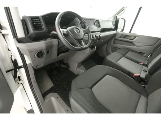 Volkswagen Crafter 2.0 TDI 177PK L3H2 | DC | 6-Zits | 3000kg Trekgew. | Trekh. | Airco | Cruise | Carplay | Parkeers... ActivLease financial lease
