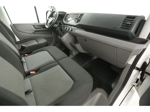 Volkswagen Crafter 2.0 TDI 177PK L3H2 | DC | 6-Zits | 3000kg Trekgew. | Trekh. | Airco | Cruise | Carplay | Parkeers... ActivLease financial lease